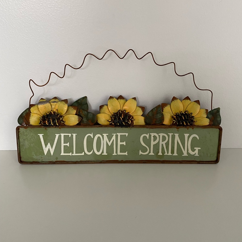 Adorable metal welcome spring sign with sunflowers